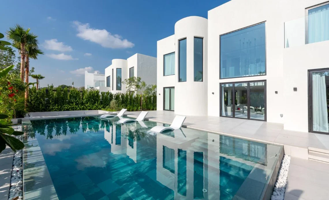 Apartments for Sale in Jumeirah Islands